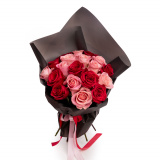 Buchet trandafiri rosii si roz „Instant Love” – Premium