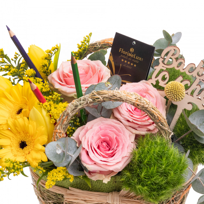 Cos trandafiri roz, lalele galbene si accesorii "Back to school" – imaginea 2