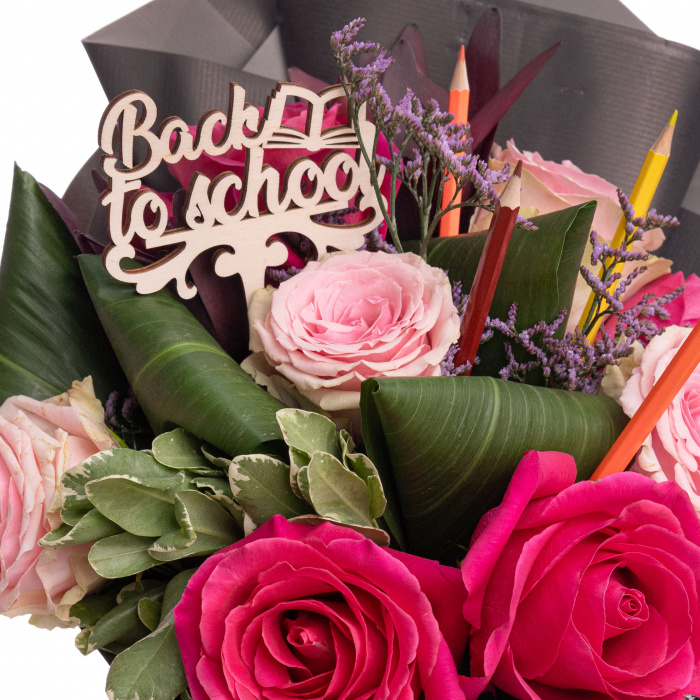 Buchet trandafiri roz si accesorii "Back to school" – imaginea 2
