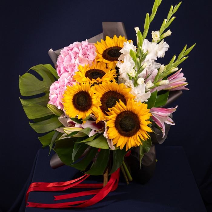 Buchet floarea-soarelui, crini si gladiole "Sunset Romance" – imaginea 3