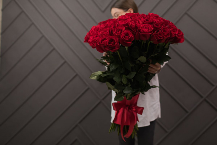 Cand sa daruiesti un buchet cu 101 trandafiri