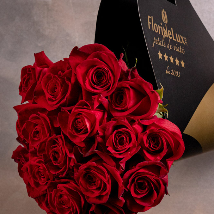 Trandafiri rosii Black&Gold – imaginea 2