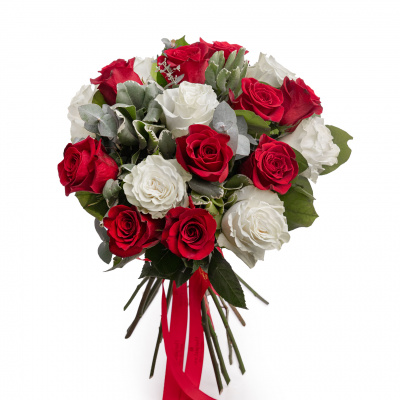 Buchet trandafiri rosii si albi "Un sarut de trandafiri"