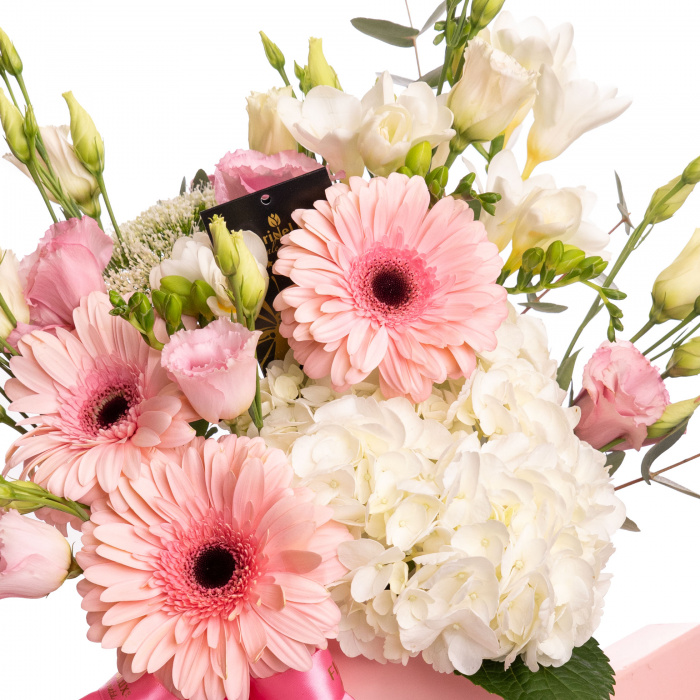 Aranjament floral cu hortensia, gerbera si eustoma – imaginea 2