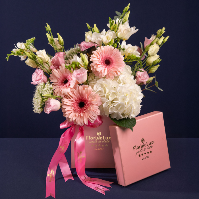 Aranjament floral cu hortensia, gerbera si eustoma