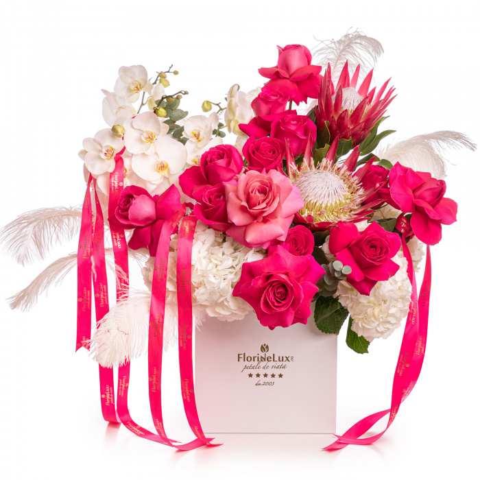Aranjament floral cu protea, orhidee si trandafiri – imaginea 1