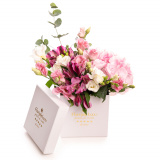 Aranjament cu flori roz in cutie – Standard