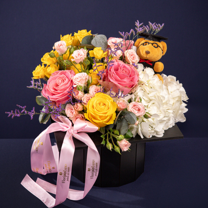 Aranjament floral in toca „Graduation Cheers” – imaginea 3