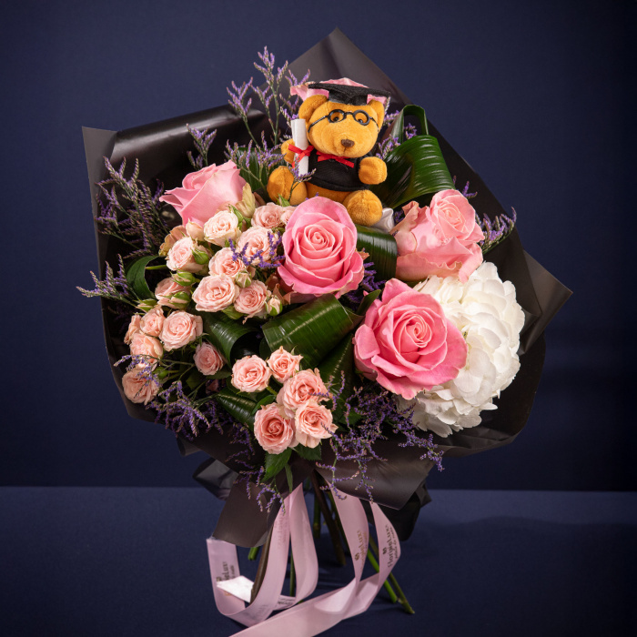 Buchet de absolvire cu trandafiri si hortensie – imaginea 3