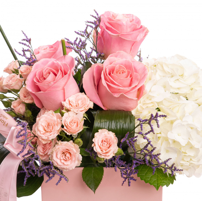 Cutie cu trandafiri si hortensie „Sweet Elegance” – imaginea 2