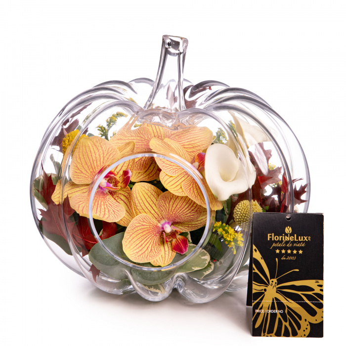 Aranjament floral cu orhidee si cale în dovleac de sticla