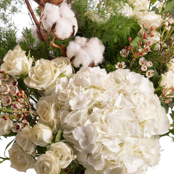Buchet de iarna cu flori albe – imaginea 2