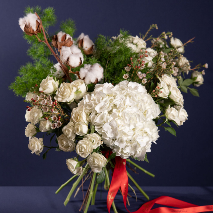 Buchet de iarna cu flori albe – imaginea 3