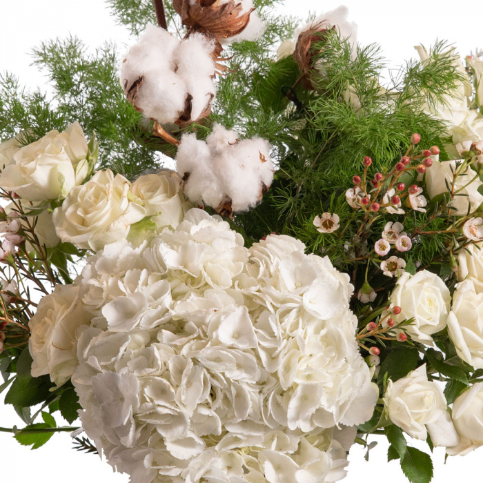 Buchet de iarna cu flori albe – imaginea 2