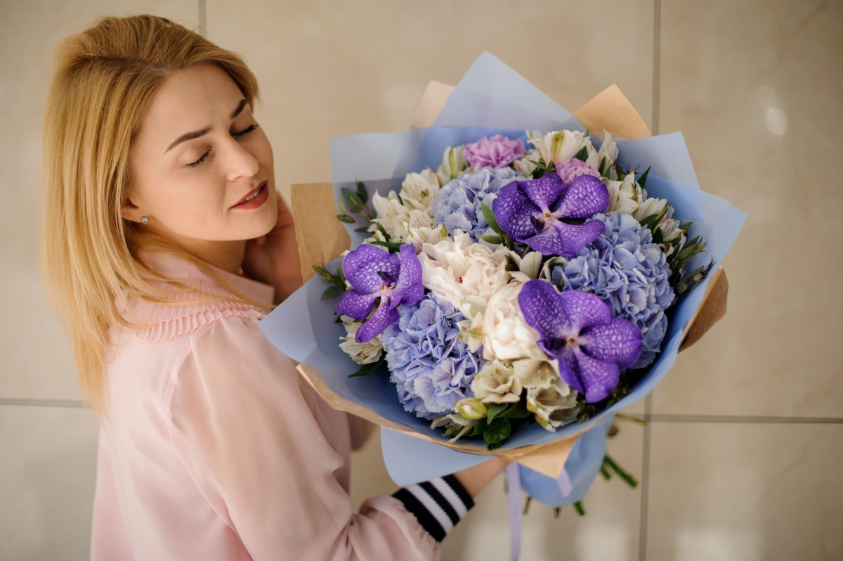 Florile zodiei Varsator – ce flori se potrivesc personalitatii sale unice