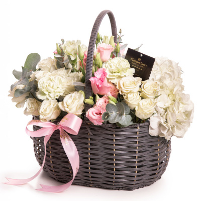 Cos trandafiri, lisianthus si dianthus