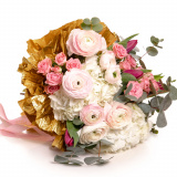 Buchet cu ranunculus, hortensii si minirosa – Premium