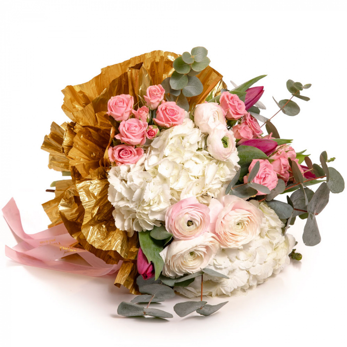 Buchet cu ranunculus, hortensii si minirosa – imaginea 1