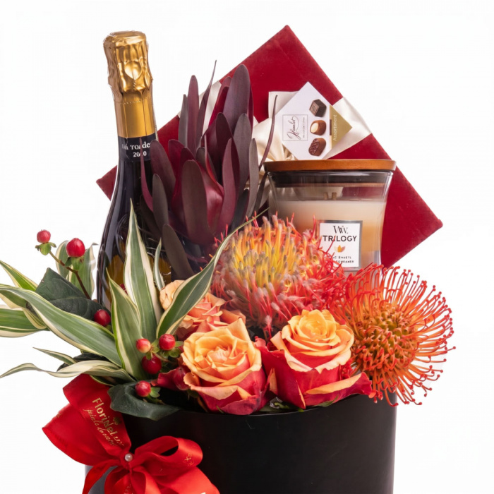 Cutie cu flori exotice in aranjament elegant – imaginea 2