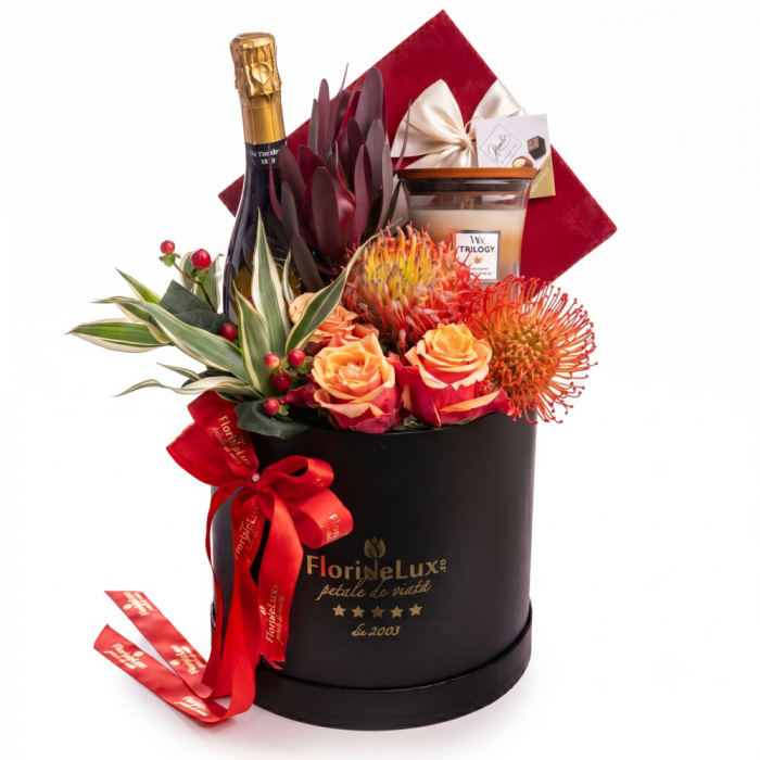 Cutie cu flori exotice in aranjament elegant – imaginea 1