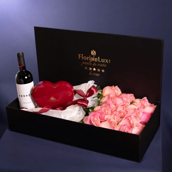 Perspectiva cu florile din Cutie cu flori Supreme love, varianta Standard, compus/a din 21 trandafiri roz