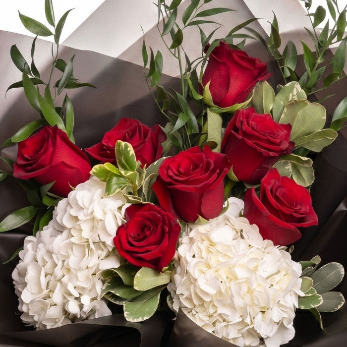 Buchet cu trandafiri rosii – imaginea 2