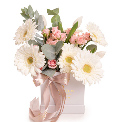 Aranjament trandafiri, lalele si gerbera