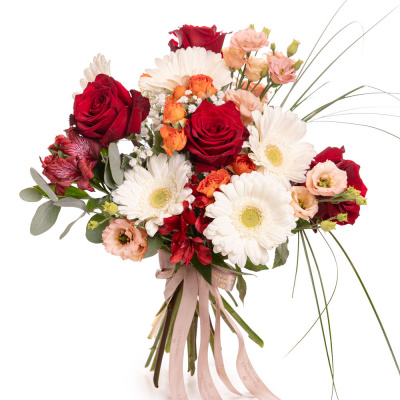 Buchet cu trandafiri si gerbera