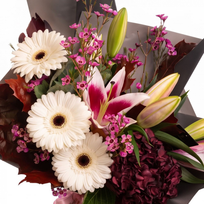 Buchet de toamna cu gerbera, crini si hortensii – imaginea 2