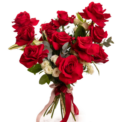 Buchet Premium cu 11 trandafiri rosii desfacuti, 3 trandafiri ramificati albi si eucalipt, vedere de ansamblu